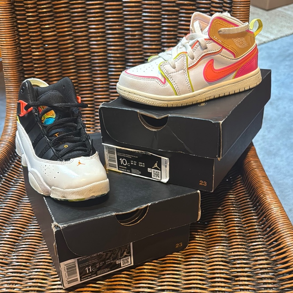 Kids (2)Jordan Sneakers-Black/White Multi! 2-4-1 SZ10 &11 kids J’s (gently used)